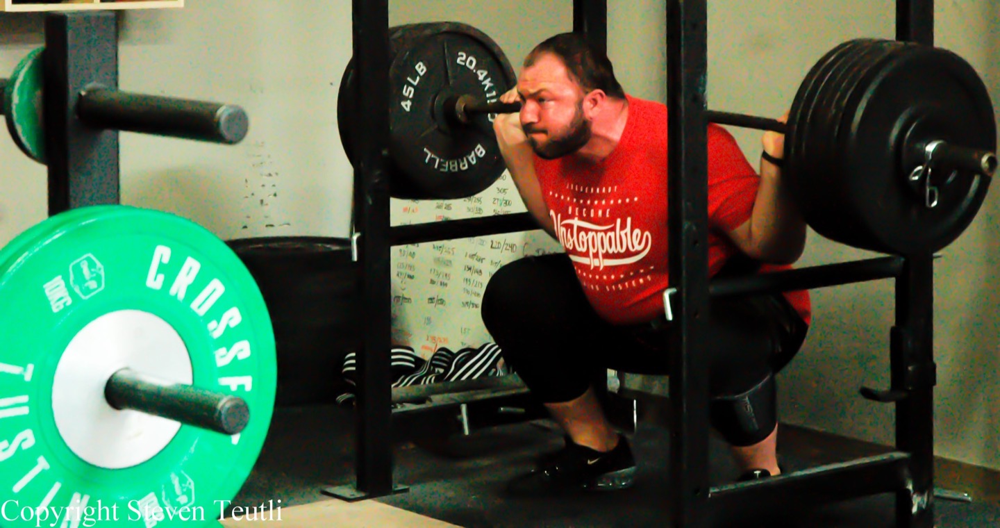 5 Tips for Building a Big Raw Squat Juggernaut